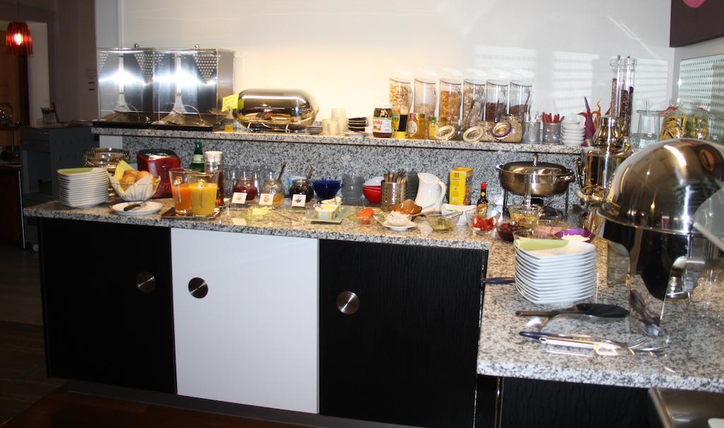 וילינגן Hotel Garni Elegant מראה חיצוני תמונה