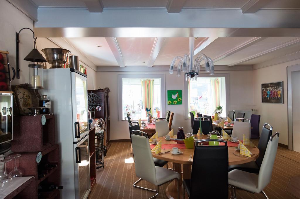 וילינגן Hotel Garni Elegant מראה חיצוני תמונה