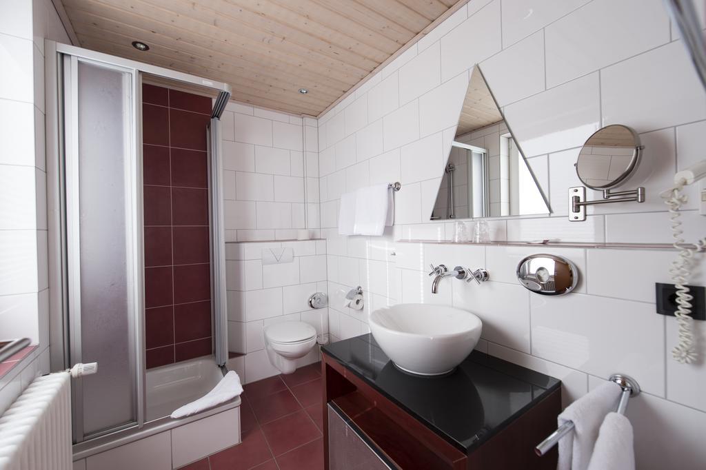 וילינגן Hotel Garni Elegant מראה חיצוני תמונה